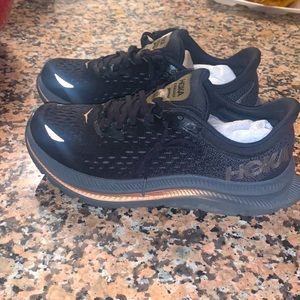 Hoka (kawana) size 8.5